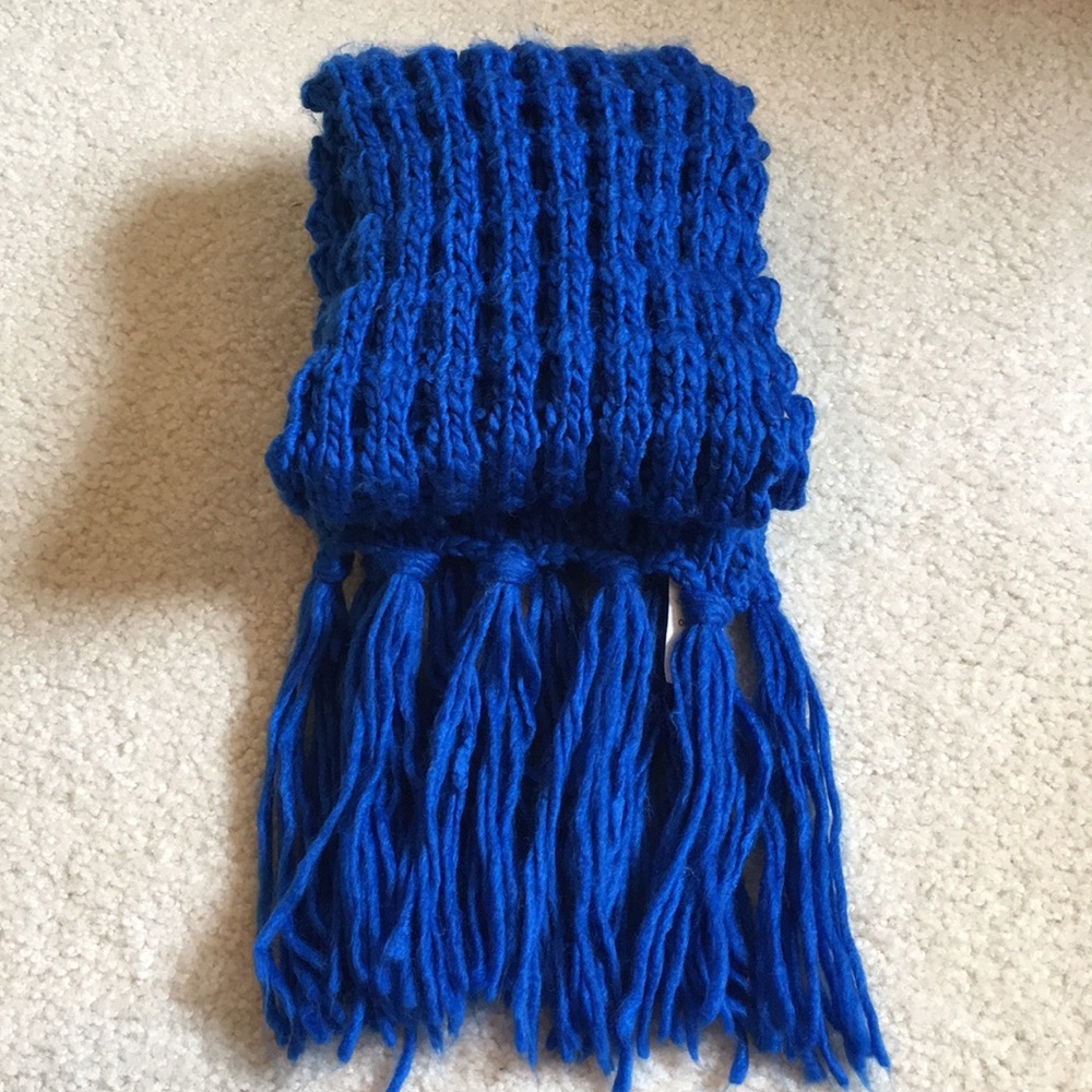 NWT Old Navy cable knit scarf